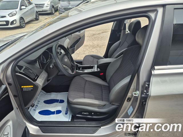 Hyundai Sonata 2011 — photo 9