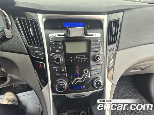 Hyundai Sonata 2011 — photo 15