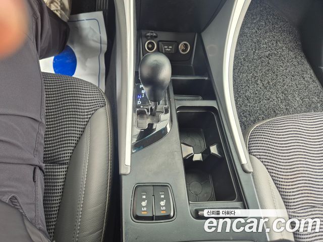 Hyundai Sonata 2011 — photo 16