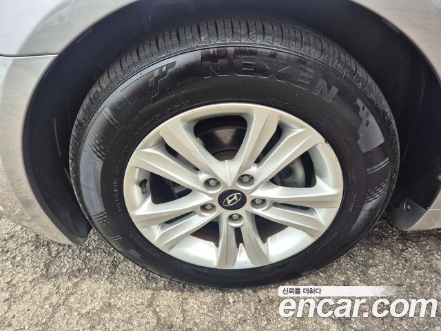 Hyundai Sonata 2011 — photo 19