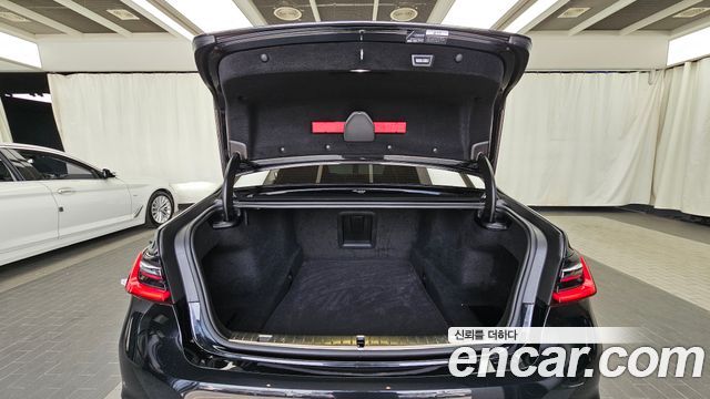 BMW 7-Series 2021 — photo 26