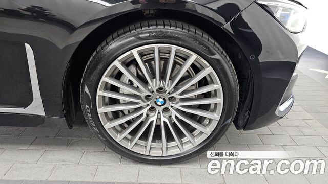 BMW 7-Series 2021 — photo 7