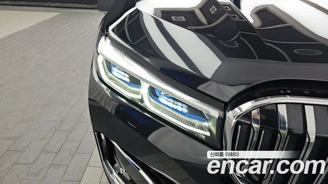 BMW 7-Series 2021 — photo 8