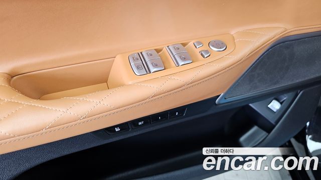 BMW 7-Series 2021 — photo 29