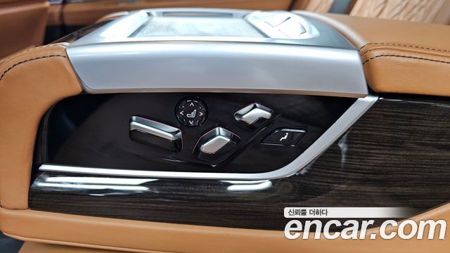 BMW 7-Series 2021 — photo 30