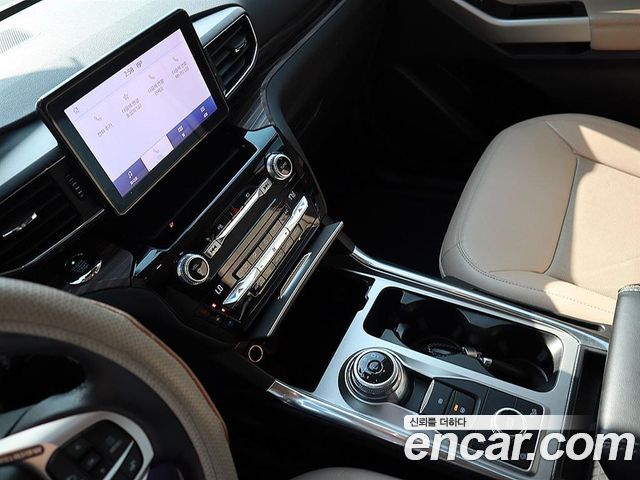 Ford Explorer 2021 — photo 10