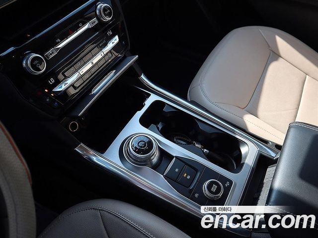 Ford Explorer 2021 — photo 12