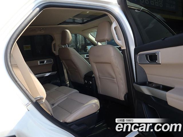 Ford Explorer 2021 — photo 14