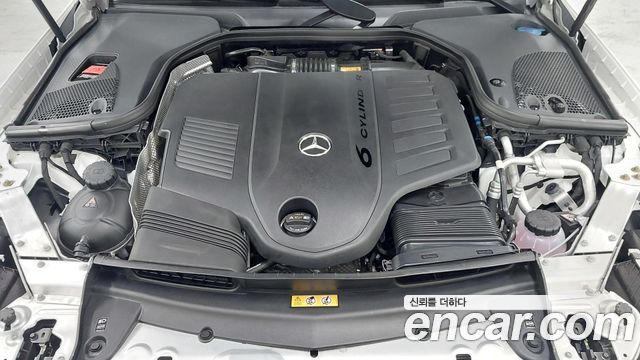 Mercedes-Benz E-Class 2023 — photo 6