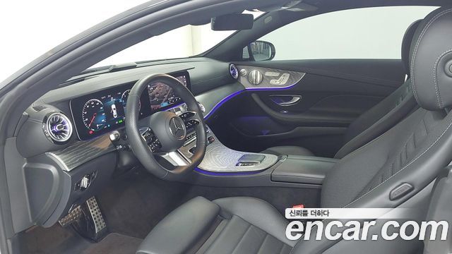 Mercedes-Benz E-Class 2023 — photo 13