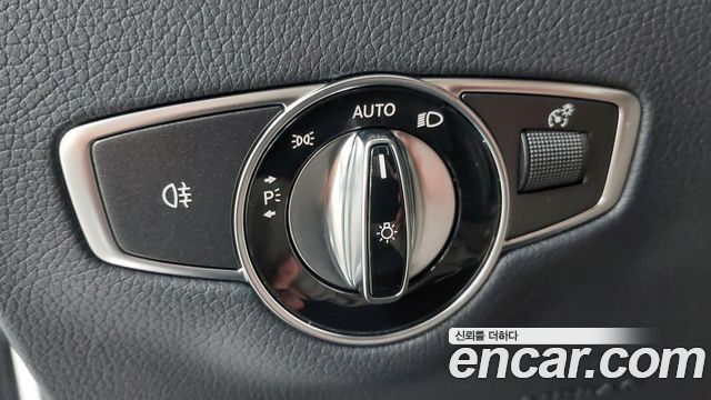 Mercedes-Benz E-Class 2023 — photo 19