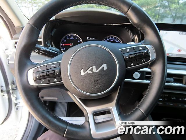 Kia K5 2022 — photo 8