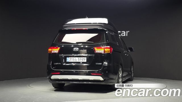 Kia Canival 2018 — photo 4