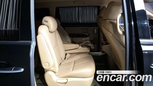 Kia Canival 2018 — photo 17