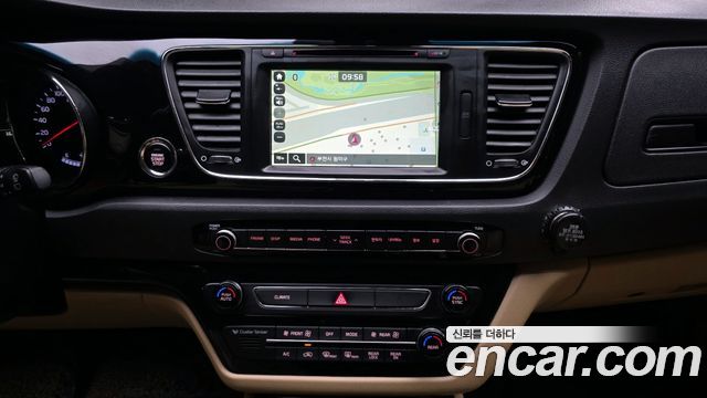Kia Canival 2018 — photo 20