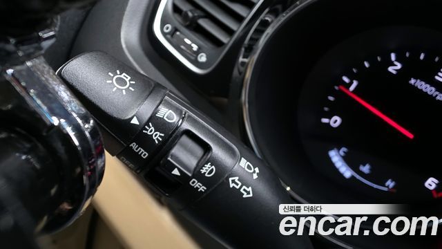Kia Canival 2018 — photo 24