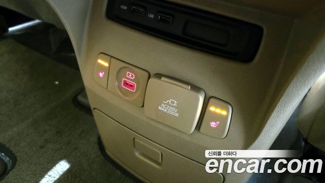 Kia Canival 2018 — photo 25