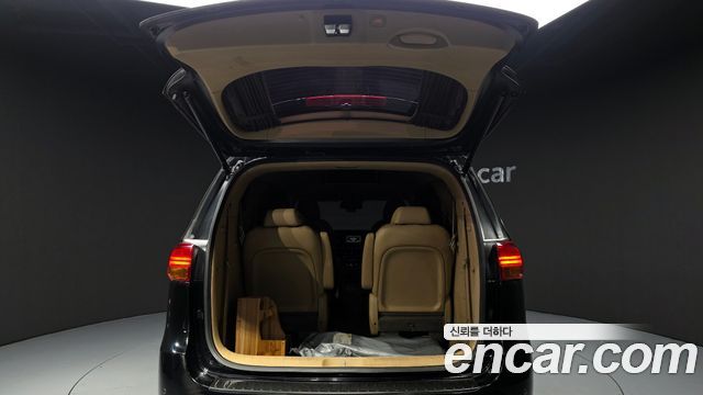 Kia Canival 2018 — photo 26