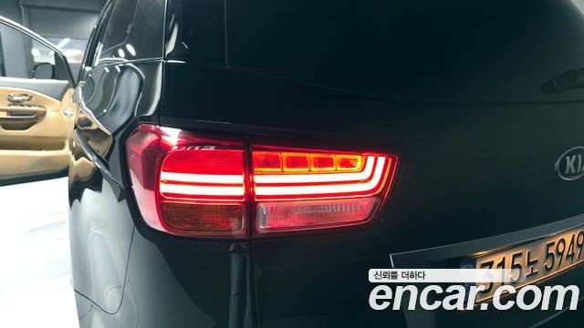 Kia Canival 2018 — photo 9
