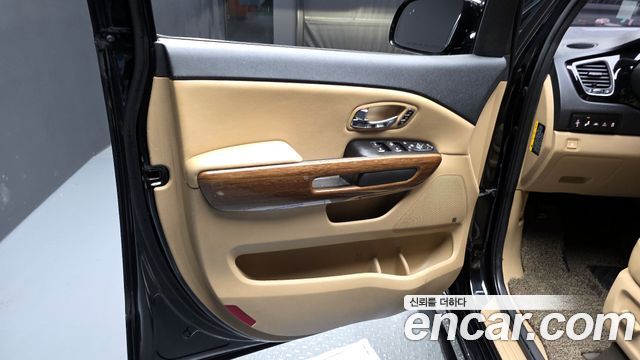 Kia Canival 2018 — photo 15