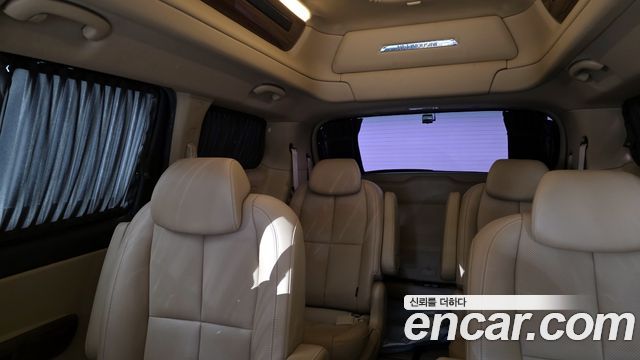 Kia Canival 2018 — photo 33