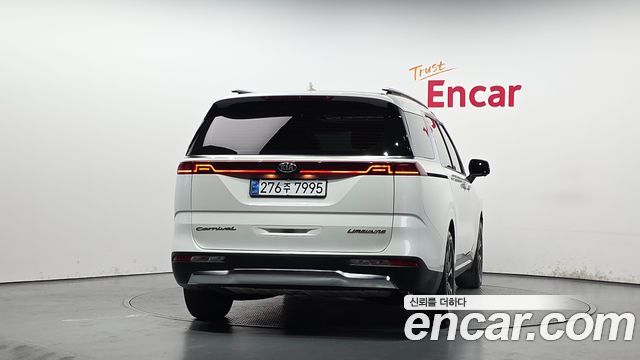 Kia Canival 2021 — photo 4
