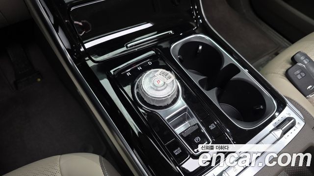 Kia Canival 2021 — photo 12