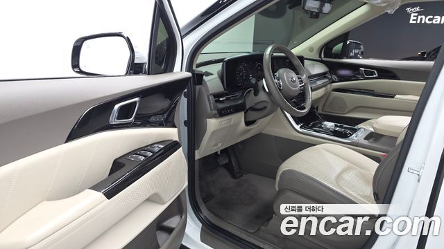 Kia Canival 2021 — photo 17
