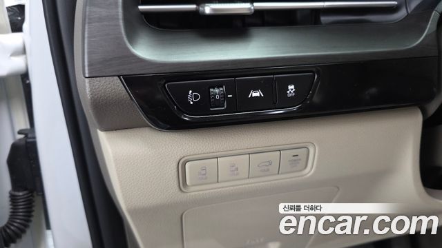 Kia Canival 2021 — photo 24