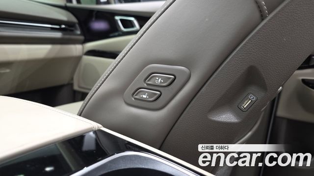 Kia Canival 2021 — photo 25