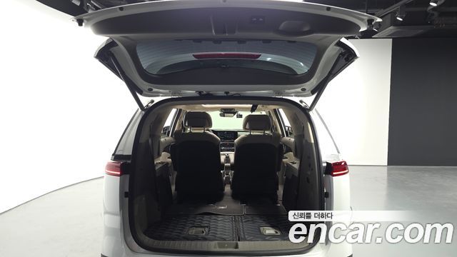 Kia Canival 2021 — photo 26