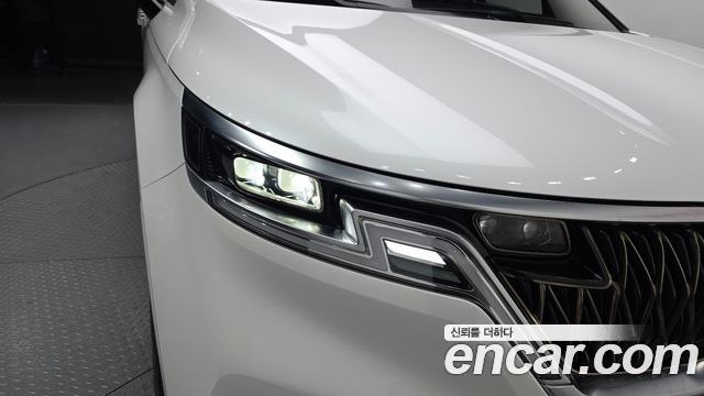 Kia Canival 2021 — photo 8