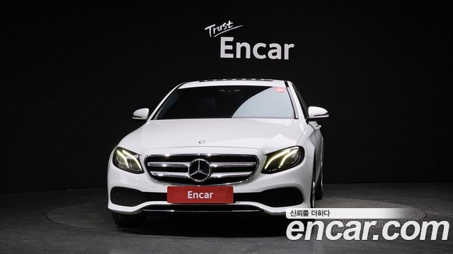 Mercedes-Benz E-Class 2017 — photo 3