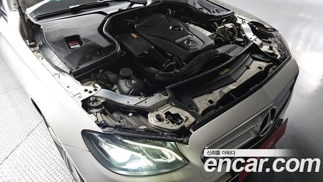 Mercedes-Benz E-Class 2017 — photo 6