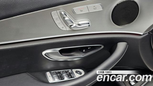 Mercedes-Benz E-Class 2017 — photo 20
