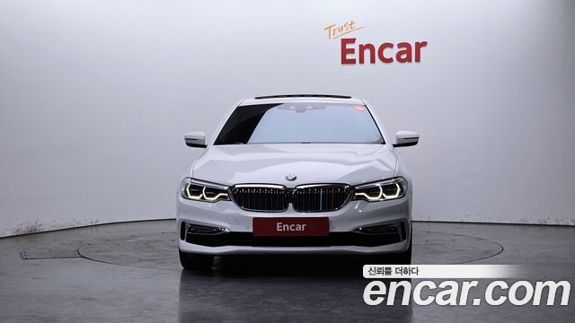 BMW 5-Series 2018 — photo 3