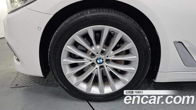 BMW 5-Series 2018 — photo 5