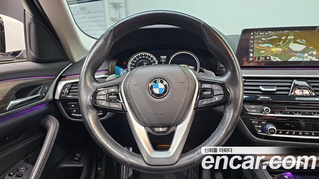 BMW 5-Series 2018 — photo 14