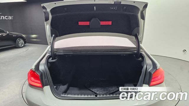 BMW 5-Series 2018 — photo 21