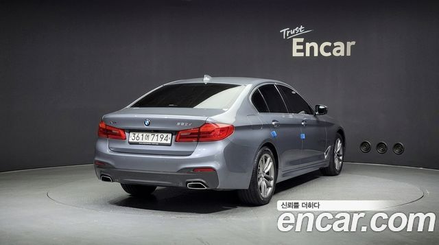 BMW 5-Series 2019 — photo 2