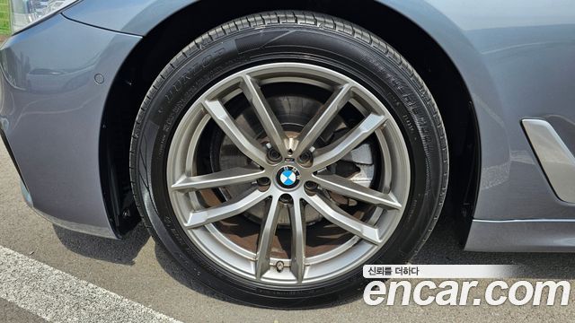 BMW 5-Series 2019 — photo 5