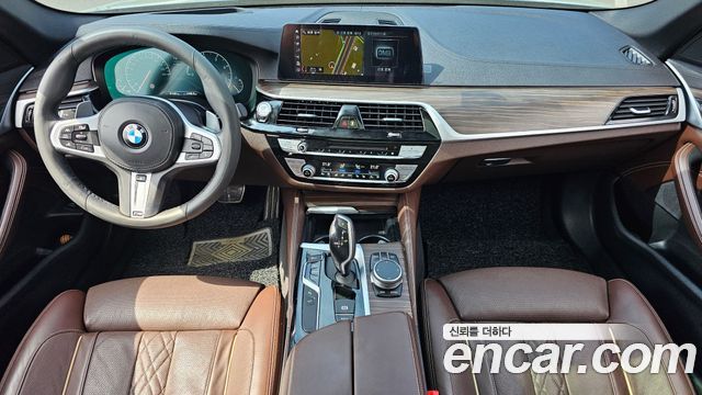 BMW 5-Series 2019 — photo 7