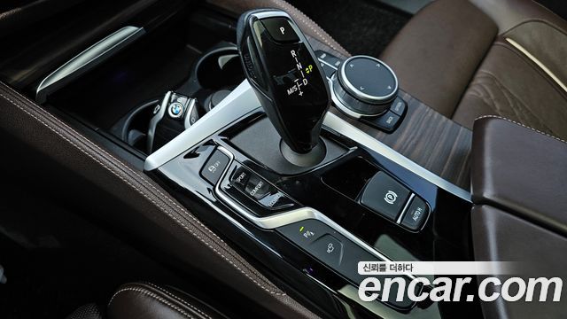 BMW 5-Series 2019 — photo 9