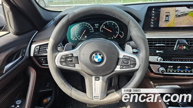 BMW 5-Series 2019 — photo 13