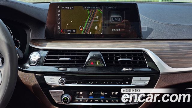 BMW 5-Series 2019 — photo 14