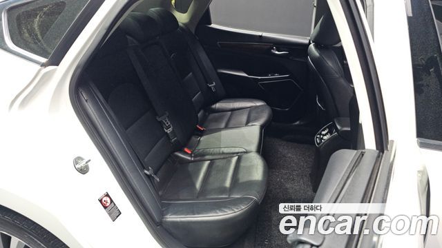 Kia K7 2016 — photo 12