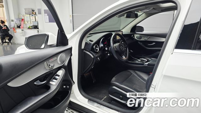 Mercedes-Benz GLC-Class 2018 — photo 13