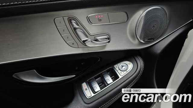 Mercedes-Benz GLC-Class 2018 — photo 20