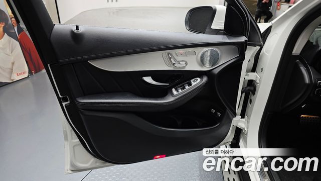 Mercedes-Benz GLC-Class 2018 — photo 14