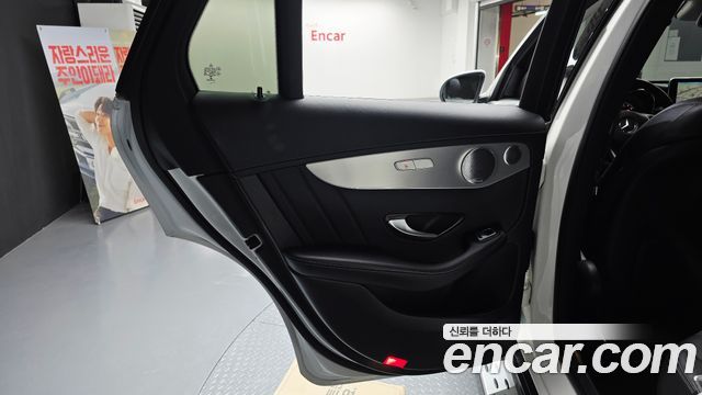 Mercedes-Benz GLC-Class 2018 — photo 15